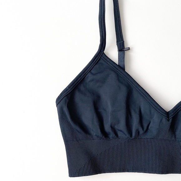 LULULEMON Ebb To Street Bra - Picture 4 of 13